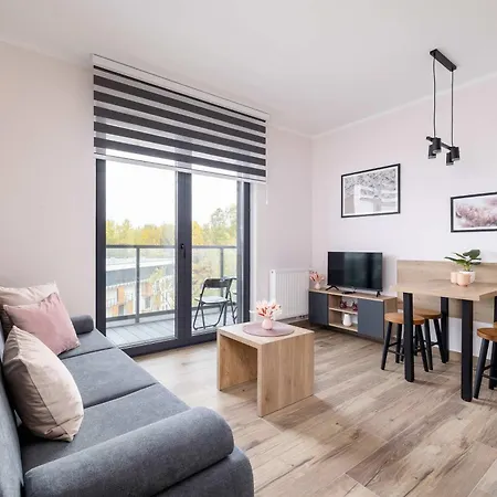 Stylish With A Balcony Ideal For Remote Work By Renters アパート *