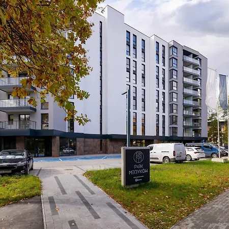 Stylish With A Balcony Ideal For Remote Work By Renters * Katoviçe