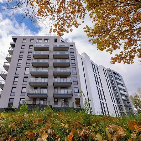 Stylish With A Balcony Ideal For Remote Work By Renters