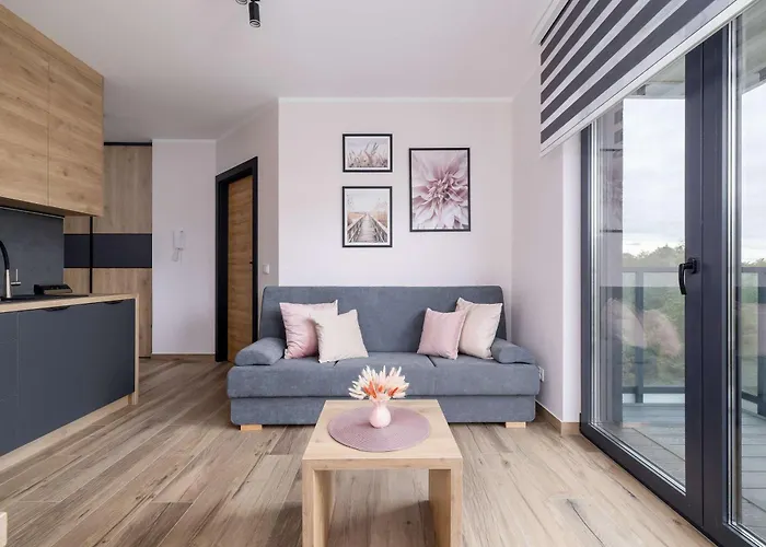 Stylish With A Balcony Ideal For Remote Work By Renters Katovice